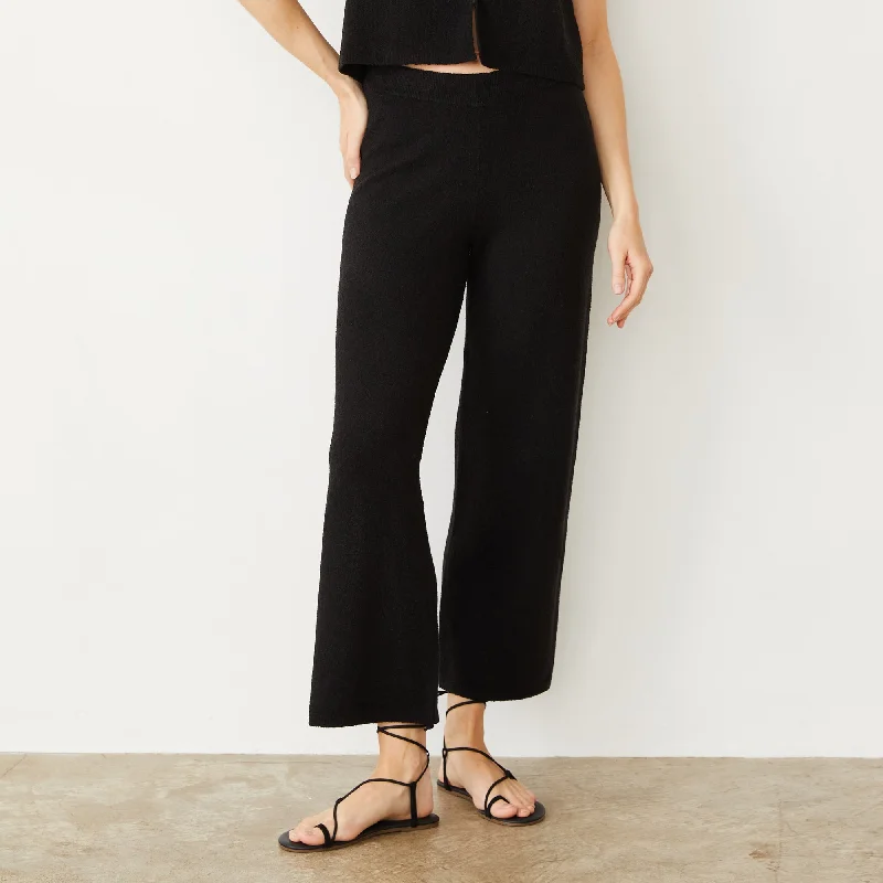 Versatile Itinerary Boucle Knit Crop Pant