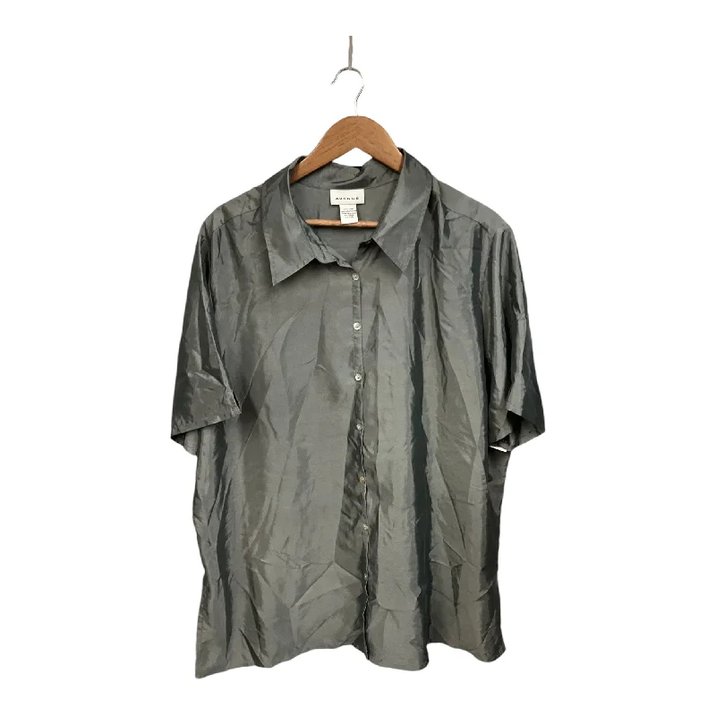 Free And Comfortable Top Short Sleeve By Avenue In Grey, Size: 2x